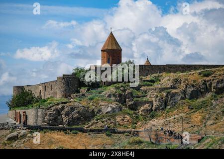 Lusarat, Armenien - 15. Mai 2024: Das Kloster Khor Virap befindet sich in der araratischen Ebene in Lusarat. Stockfoto