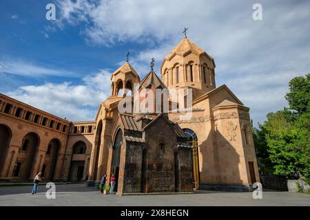 Jerewan, Armenien - 18. Mai 2024: St. Astvatsatsin Kathoghike Kirche in Jerewan, Armenien. Stockfoto