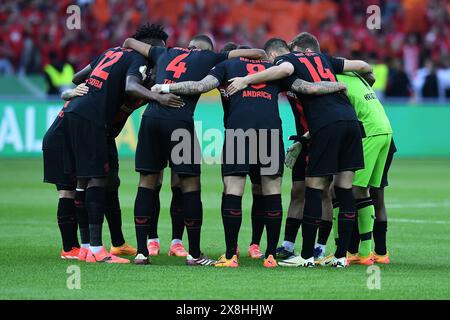 Berlin, Deutschland. Mai 2024. Fussball DFB-Pokal Finale 1. FC Kaiserslautern - Bayer 04 Leverkusen am 25.05.2024 im Olympiastadion in Berlin Spielerkreis/Team Bayer 04 Leverkusen schwoert sich vor dem Spiel ein DFB-Vorschriften verbieten jede Verwendung von Fotografien als Bildsequenzen und/oder Quasi-Video. Foto: Revierfoto Credit: ddp Media GmbH/Alamy Live News Stockfoto