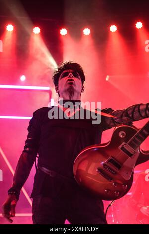 Gary Numan, einer der Gründungsväter des Synthie-Pop, hat mit seiner sich ständig weiterentwickelnden Form der dystopischen elektronischen Rockmusik seit den späten 1970er Jahren unzählige Künstler beeinflusst Er gründete eine einsame, android-ähnliche Persönlichkeit und erlangte Berühmtheit in der führenden Tubeway Army, einer bahnbrechenden New-Wave-Band, deren zweites Album, 1979er Replicas, das erste von Numans drei aufeinanderfolgenden Goldverkäufen wurde, die Charts in voller Länge in Großbritannien verkauften. was nach wie vor sein größter Hit weltweit ist. Quelle: Kingsley Davis/Alamy Live Stockfoto