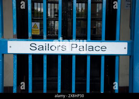 British and Foreign Sailors' Society, Limehouse, Tower Hamlets, London, UK. Seeleute von überall auf der Welt, die Waren nach London brachten, fanden ein Bett. Stockfoto