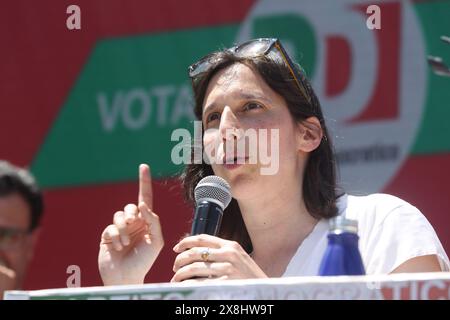 25. Mai 2024, Aversa, Kampanien/Caserta, Italien: Die Sekretärin der PD (Demokratische Partei), Elly Schlein in Aversa, Provinz Caserta, für den Wahlkampf. Im Bild Elly Schlein (Credit Image: © Salvatore Esposito/Pacific Press via ZUMA Press Wire) NUR REDAKTIONELLE VERWENDUNG! Nicht für kommerzielle ZWECKE! Stockfoto