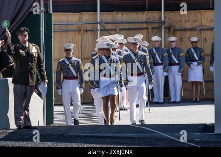 West Point, New York, USA. Mai 2024. Die Absolventen kommen am 25. Mai 2024 zur Abschlussfeier der U.S. Military Academy der Klasse 2024 in West Point, NY (Foto: © Lev Radin/ZUMA Press Wire), NUR ZUR REDAKTIONELLEN VERWENDUNG! Nicht für kommerzielle ZWECKE! Stockfoto