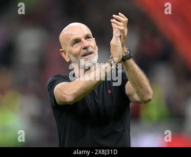 Mailand, Italien. Mai 2024. AC Mailand-Cheftrainer Stefano Pioli reagiert am 25. Mai 2024 auf ein Fußballspiel der Serie A zwischen dem AC Mailand und Salernitana in Mailand. Quelle: Augusto Casasoli/Xinhua/Alamy Live News Stockfoto