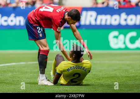 Pamplona, Spanien. Mai 2024. Alejandro Catena von CA Osasuna und Yerson Mosquera Valdelamar von Villarreal CF wurden im Sadar-Stadion während des spanischen Fußballspiels der Liga EA im Spiel zwischen CA Osasuna und Villarreal CF gesehen. Endpunktzahl; CA Osasuna 1:1 Villarreal CF. (Foto: Fernando Pidal/SOPA Images/SIPA USA) Credit: SIPA USA/Alamy Live News Stockfoto