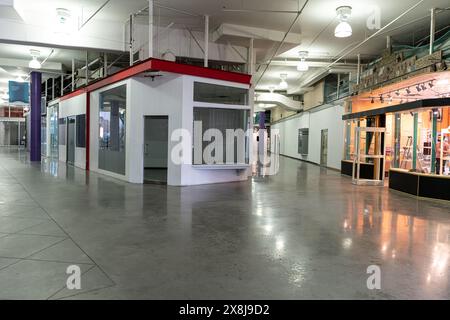 18. Mai 2024 - Calgary Alberta Canada - Eau Clair Market Mall wenige Tage vor Schließung Stockfoto