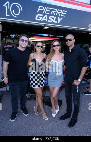 Monaco, Monaco. Mai 2024. Tony Parker und seine Freundin Agathe Teyssier nehmen am 25. Mai 2024 in Monaco an der Formel-1-Weltmeisterschaft 2024 in Montecarlo Teil. Foto: Laurent Zabulon/ABACAPRESS. COM Credit: Abaca Press/Alamy Live News Stockfoto