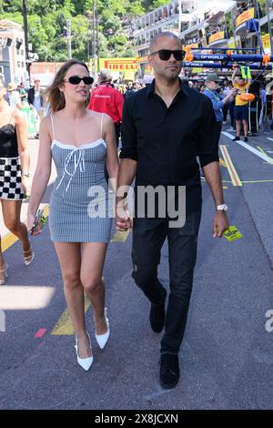 Monaco, Monaco. Mai 2024. Tony Parker und seine Freundin Agathe Teyssier nehmen am 25. Mai 2024 in Monaco an der Formel-1-Weltmeisterschaft 2024 in Montecarlo Teil. Foto: Laurent Zabulon/ABACAPRESS. COM Credit: Abaca Press/Alamy Live News Stockfoto