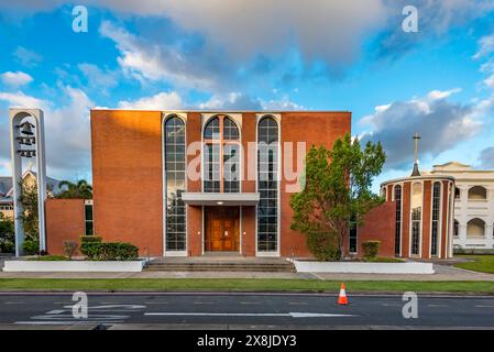 Die moderne St Monica's war Memorial Cathedral in Cairns, Queensland, wurde von Ian Ferrier entworfen und zwischen 1967 und 1968 erbaut Stockfoto