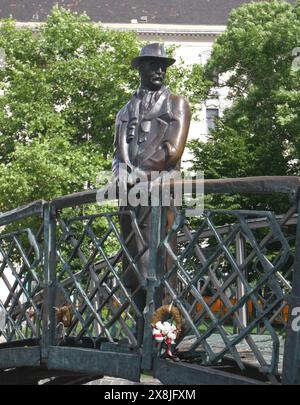 Statue von Nagy Imre, reformbefürwortender Premierminister Ungarns im Jahr 1956, von dem Bildhauer Tamas Varga, Jaszai Mari ter, Budapest, Ungarn Stockfoto