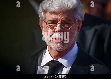 Cannes, Frankreich. Mai 2024. George Lucas nimmt am Roten Teppich der Abschlusszeremonie beim 77. Jährlichen Filmfestival von Cannes am 25. Mai 2024 im Palais des Festivals in Cannes Teil. (Foto: Beata Zawrzel/NurPhoto) Credit: NurPhoto SRL/Alamy Live News Stockfoto