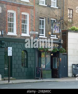 The Grapes Public House, Limehouse, Tower Hamlets, London, Großbritannien. Trendiges Pub; Public House Stockfoto