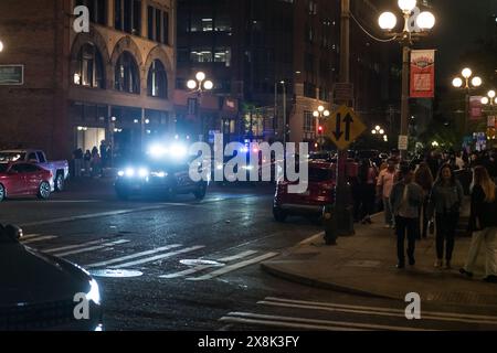 Seattle, USA. Mai 2024. Kurz vor 2 Uhr reagiert die Polizei auf die 2. Straße und die Hauptstraße nach Berichten über Schüsse. Quelle: James Anderson/Alamy Live News Stockfoto