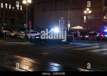 Seattle, USA. Mai 2024. Kurz vor 2 Uhr reagiert die Polizei auf die 2. Straße und die Hauptstraße nach Berichten über Schüsse. Quelle: James Anderson/Alamy Live News Stockfoto