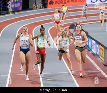 Agathe Guillemot (Frankreich), Birke Haylom (Äthiopien), Sarah Healy (Irland) und Lucia Stafford (Kanada), die in den 1500-m-Rennen der Frauen in der Welt antreten Stockfoto