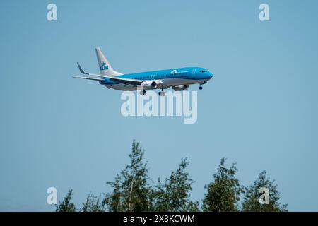 Helsinki/Finnland - 19. MAI 2024: Eine Boeing 737, die von KLM Royal Dutch Airlines betrieben wird, befindet sich auf der Endkontrolle zum Helsinki-Vantaa Airport. Stockfoto