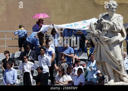 Vatikanstadt, Vatikan. 26. Mai 2024 - PAPST FRANZISKUS während des Weltkindertags Heilige Messe auf dem Petersplatz im Vatikan © EvandroInetti Via ZUMA Wire (Bild: © Evandro Inetti/ZUMA Press Wire) NUR REDAKTIONELLE VERWENDUNG! Nicht für kommerzielle ZWECKE! Quelle: ZUMA Press, Inc./Alamy Live News Stockfoto