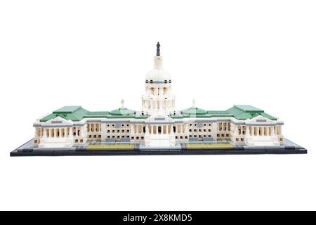 Kapitolgebäude aus lego-Würfeln, isoliert auf weiß Stockfoto