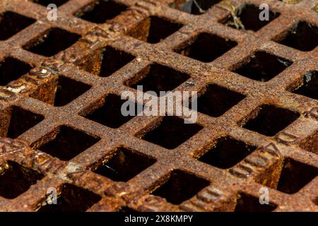 Rostiges Metallgitter Stockfoto