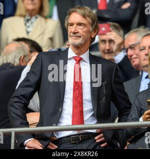 London, Großbritannien. 25. Mai 2024 - Manchester City gegen Manchester United gegen FA Cup Finale - Wembley. Sir Jim Ratcliffe, Mitinhaber von Manchester United, sieht beim Finale des FA Cups an. Bildnachweis: Mark Pain / Alamy Live News Stockfoto