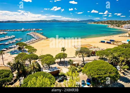 Stadt Sainte Maxime Strand und Hafenblick, südlich der französischen riviera Stockfoto