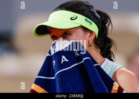 Paris, Frankreich. Mai 2024. Tennis: Grand Slam/WTA Tour - French Open, Damen Singles, 1. Runde, Lys (Hamburg) - Garcia (Frankreich). Eva Lys reagiert. Frank Molter/dpa/Alamy Live News Stockfoto