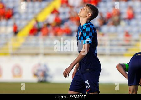 Achna, Zypern. Mai 2024. Achna, Zypern, 26. Mai 2024: Kristian Mandić (13 Kroatien) während des Spiels der UEFA-U17-Europameisterschaft zwischen Wales und Kroatien im Dasaki Achnas Stadion in Achna, Zypern. (Chara Savvidou/SPP) Credit: SPP Sport Press Photo. /Alamy Live News Stockfoto