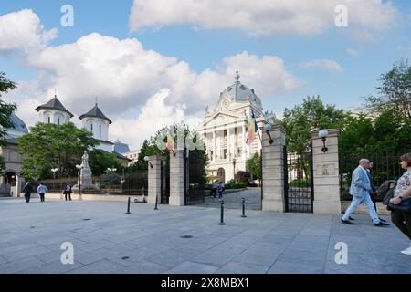 Bukarest, Rumänien. Mai 2024. Außenansicht des Eingangs zum Coltea Hospital-Gebäude im Stadtzentrum Stockfoto