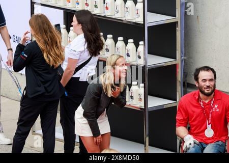 Indianapolis, USA. Mai 2024. INDIANAPOLIS, INDIANA – 26. MAI: Szenen aus der Umgebung des Brickyard vor dem 2024 Indy 500 auf dem Indianapolis Motor Speedway am 26. Mai 2024 in Indianapolis, Indiana. Quelle: Jeremy Hogan/Alamy Live News Stockfoto