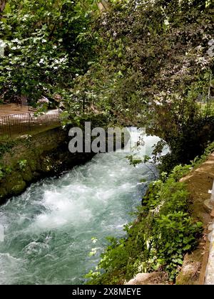 Antalya, Türkei 22 April 2024, beliebter Ort für Touristen der Upper Duden Wasserfall, Turklye Stockfoto