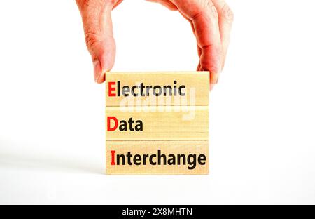 Symbol für elektronischen Datenaustausch EDI. Der elektronische Datenaustausch von Konzeptwörtern EDI auf Blöcken. Schöner weißer Hintergrund. Business und EDI Electron Stockfoto