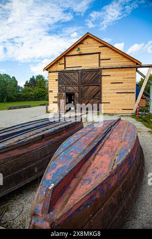 Umgedrehte Skiffs in der Britannia Shipyard in Steveston, British Columbia, Kanada Stockfoto