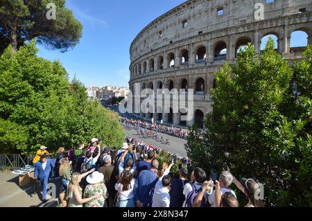 Rom, Italien. Mai 2024. Moments of Stage 21 of Giro D'Italia 2024 Roma-Roma während Stage 21 – Roma-Roma, Giro d'Italia-Rennen in Rom, Italien, 26. Mai 2024 Credit: Independent Photo Agency/Alamy Live News Stockfoto