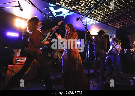 Horatios Bar, Brighton Pier, Stadt Brighton & Hove, East Sussex, East Sussex. Mitternachtsrodeo in der Horatios Bar beim Great Escape Festival 2024. David Smith/Alamy News. Stockfoto