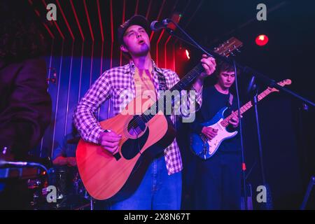 Dust, Brighton, Stadt Brighton & Hove, East Sussex, Großbritannien. Hässliche Auftritte beim Great Escape 2024 Musikfestival. David Smith/Alamy News Stockfoto