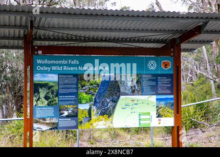 Wollombi Falls Waterfall, zweithöchster Wasserfall in Australien, Oxley Rivers National Park Informationsschild und Besucherkarte, NSW, Australien Stockfoto