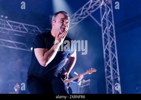 25. Mai 2024, Leeds, Vereinigtes Königreich: Samuel T Herring von der US-amerikanischen Synth-Rock-Band Future Islands Performing Live at Leeds in the Park 2024. (Kreditbild: © Andy von Pip/ZUMA Press Wire) NUR REDAKTIONELLE VERWENDUNG! Nicht für kommerzielle ZWECKE! Stockfoto