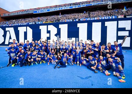 Zagreb. Mai 2024. Die Spieler von Dinamo Zagreb feiern, nachdem sie am 26. Mai 2024 den krotischen Fußballtitel in Zagreb gewonnen haben. Quelle: Marko Lukunic/PIXSELL über Xinhua/Alamy Live News Stockfoto