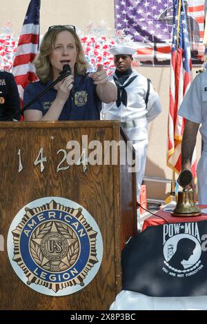 Zu Ehren Unserer Veteranen. Mai 2024. Forest Hills, New York, USA, 18. Mai 2024 - Melinda Katz, Staatsanwältin des Queens County, leitet zusammen mit der American Legion Continental Post #1424 die Forest Hills Memorial Day Weekend Parade, die die Gemeinde bei der Ehrung unserer Veteranen vereint. Die Veranstaltung umfasst eine Kranzniederlegung auf dem Remsen Family Cemetery, um all jenen Tribut zu zollen, die das ultimative Opfer gebracht haben. Quelle: Nur für redaktionelle Verwendung von Giada Papini Rampelotto/EuropaNewswire. Nicht für kommerzielle ZWECKE!/dpa/Alamy Live News Stockfoto