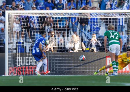 Lissabon, Portugal. Mai 2024. Mehdi Taremi (FC Porto) im Finale des TACA de Portugal 2024 zwischen dem FC Porto und Sporting CP (2:1) bei Estadio Nacional Jamor. Endstand; FC Porto 2:1 Sporting CP Credit: SOPA Images Limited/Alamy Live News Stockfoto