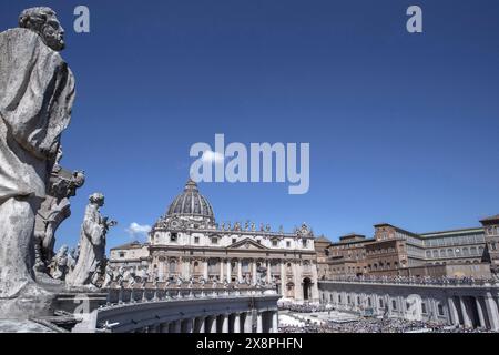 Vatikanstadt, Vatikan, 26. Mai 2024. Papst Franziskus führt eine Messe zum Weltkindertag in St. Peter's Square im Vatikan Credit: Maria Grazia Picciarella/Alamy Live News Stockfoto