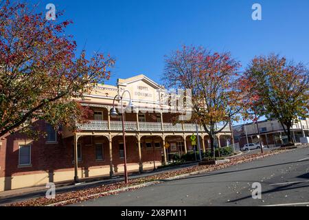 Das Heritage Hotel Dorrigo, Motelzimmer und Gastronomiebetrieb, Architektur und Kulturerbe der 1920er Jahre, Dorrigo Stadtzentrum, NSW, Australien Stockfoto