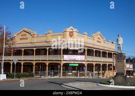 Das Heritage Hotel Dorrigo, Motelzimmer und Gastronomiebetrieb, Architektur und Kulturerbe der 1920er Jahre, Dorrigo Stadtzentrum, NSW, Australien Stockfoto