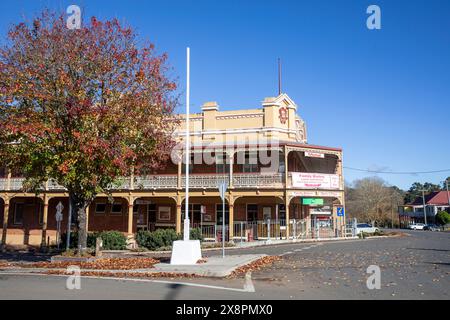 Das Heritage Hotel Dorrigo, Motelzimmer und Gastronomiebetrieb, Architektur und Kulturerbe der 1920er Jahre, Dorrigo Stadtzentrum, NSW, Australien Stockfoto