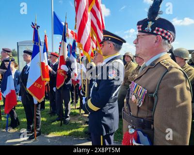 © PHOTOPQR/LE PARISIEN/Armelle camelin ; rully ; 25/05/2024 ; Rully (Oise), le samedi 25 mai 2024. La commune de Rully sous l'impulsion de l'Association GNR3945 Organisation des Son Memorial Day pour se Souvenir des Américains morts pour la libération. Rully, Frankreich, 25. Mai 2024 die Oise zollt dem Großonkel von Matt-Damon Tribut, einem US-amerikanischen Armeeoffizier, der 1944 in Rully starb. Die Stadt Rully und die GNR3945-Vereinigung veranstalteten diesen Samstag ihren Gedenktag, um all die amerikanischen Soldaten zu ehren, die während der beiden Kriege gefallen sind und für die ein neues Denkmal gebaut wurde. Stockfoto