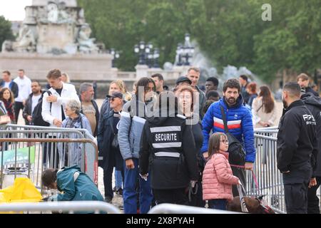 Ankunft der olympischen Fackelstaffel 2024 in Bordeaux. Bordeaux, Gironde, Nouvelle Aquitaine, Frankreich. Europa. Foto: Hugo Martin/Alamy. Stockfoto