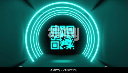 Bild von leuchtendem qr-Code über Neonkreisen Stockfoto