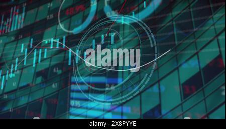 Bild: 6g Text auf rundem Scanner, statistische Daten, Börsendatenverarbeitung über einem hohen Gebäude Stockfoto