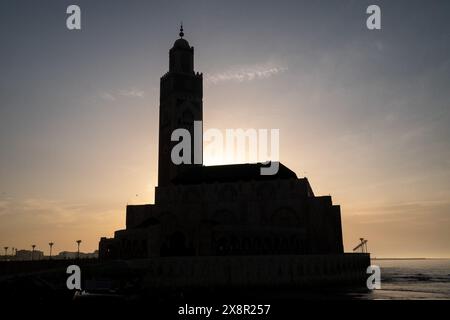 Die Hassan II.-Moschee wurde am 6. Oktober 2023 in Casablanca, Casablanca-Settat, Marokko, zum Sonnenuntergang gebracht. Die Hassan II. Moschee ist eine der großen Stockfoto