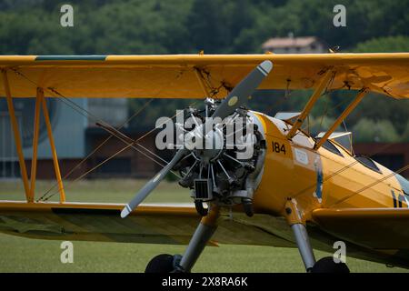 GAP Tallard Airshow, Frankreich, 26. Mai 2024. Gelbes Flugzeug bei der Show, BOEING STEARMAN Stockfoto